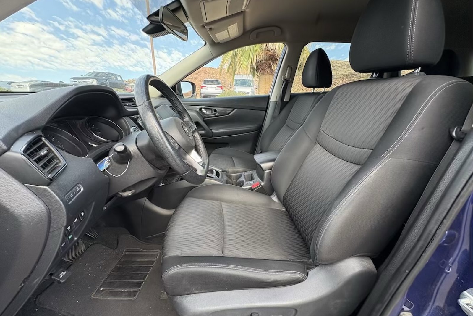 Used 2019 Caspian Blue Metallic Nissan SV image 10