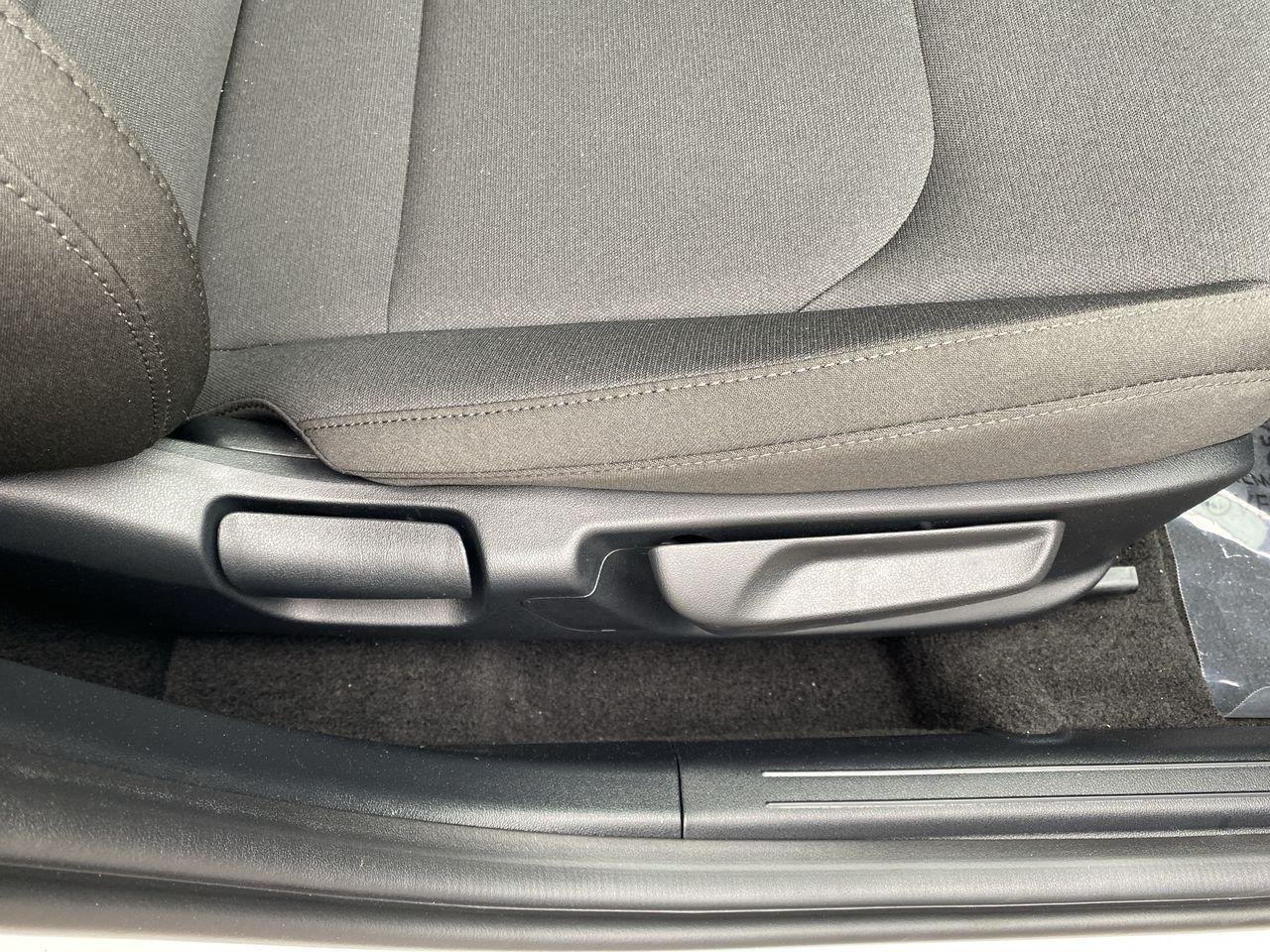 New 2026 Snow White Pearl Kia LXS image 22