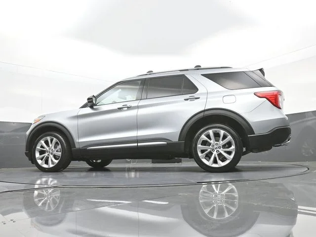Used 2023 Silver Ford Platinum image 38