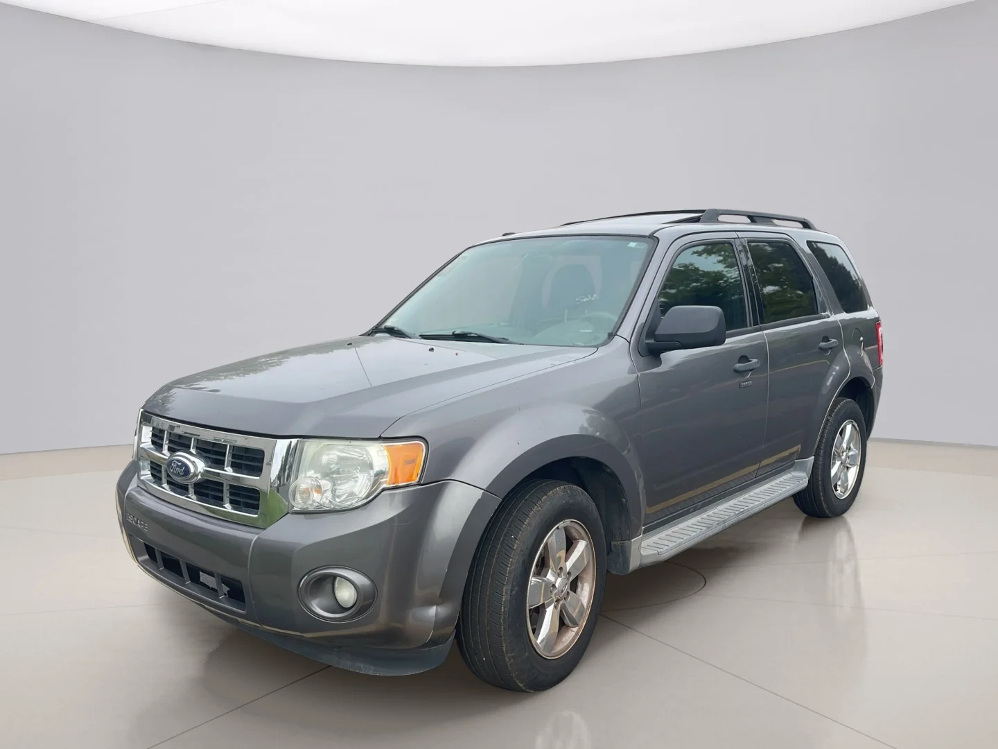 Used 2011 Gray Ford XLT image 2
