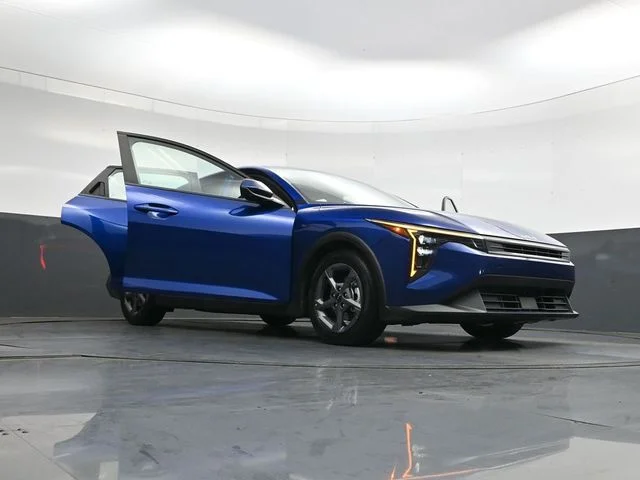 Used 2025 Blue Kia LXS image 43
