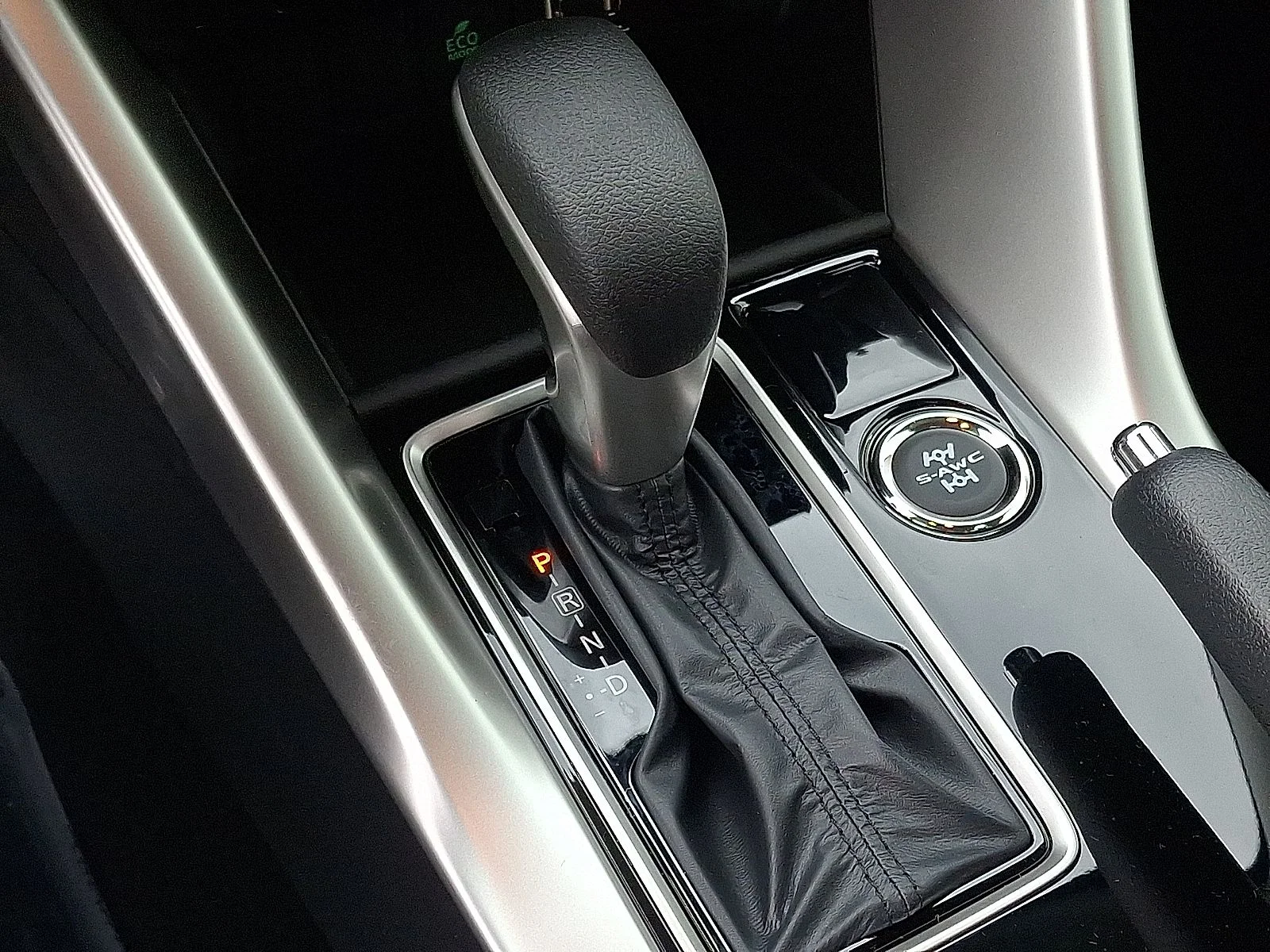 New 2026 Black Mitsubishi ES image 13