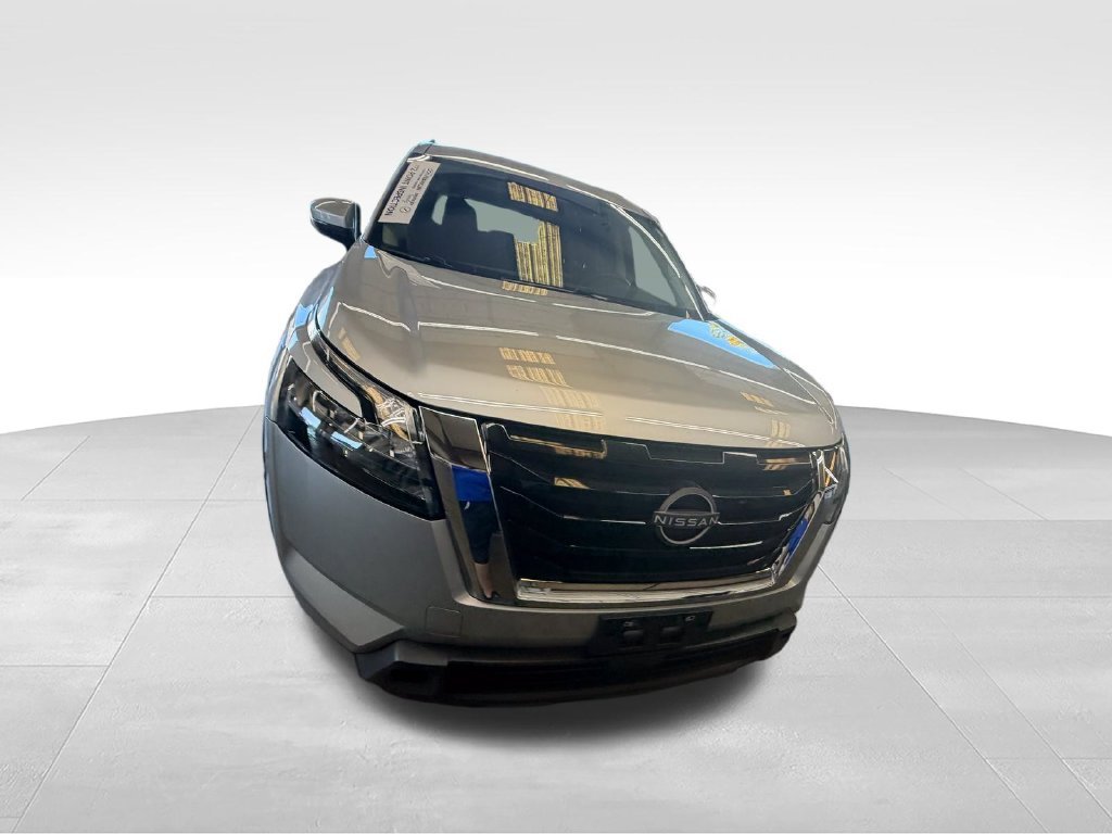 Used 2025 Silver Nissan SV image 8