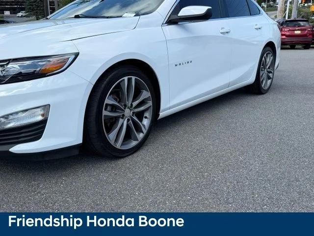 Used 2022 White Chevrolet LT image 9