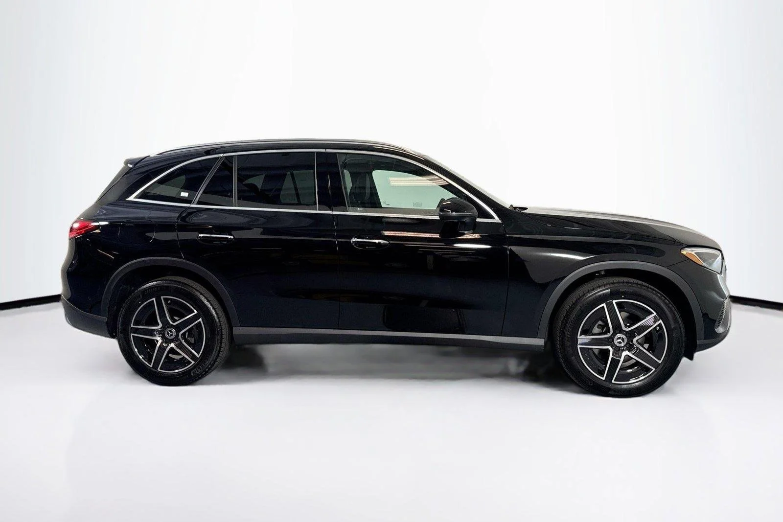 Used 2026 Black Mercedes-Benz GLC 300 image 4