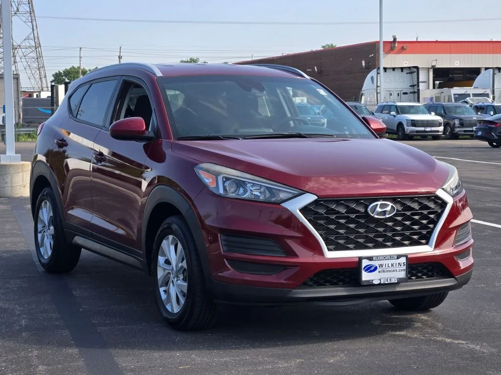 Used 2019 Red Hyundai Value image 4