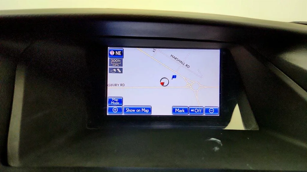 Used 2013 Starfire Pearl Lexus AWD 4dr w/ Navigation, Blind Spot Monitor & Heated/Cooled Seats image 20