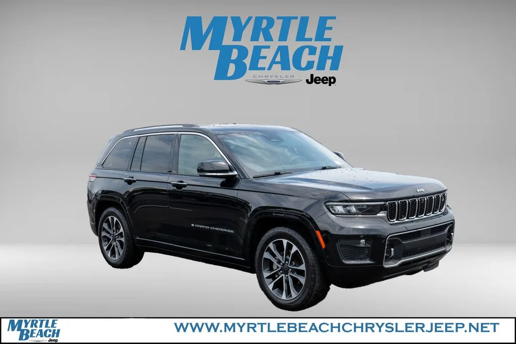 Used 2022 Diamond Black Jeep Overland image 8