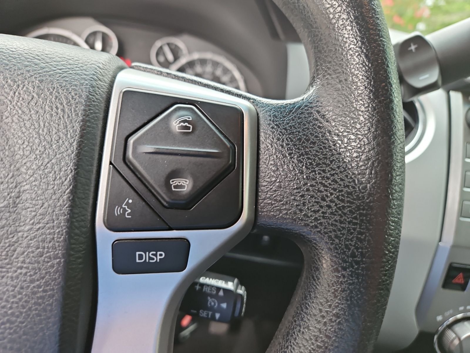 Used 2014 Red Toyota SR5 image 26