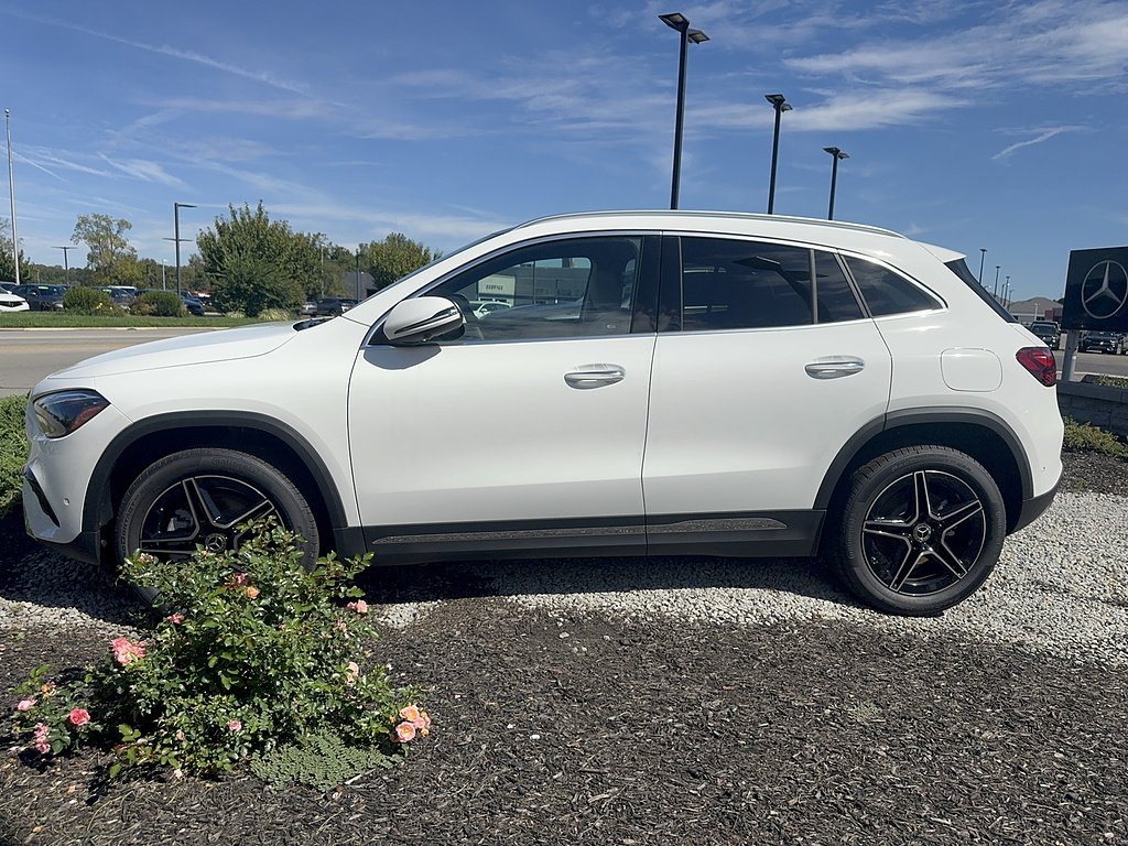 New 2026 Polar White Mercedes-Benz GLA 250 4MATIC® image 2