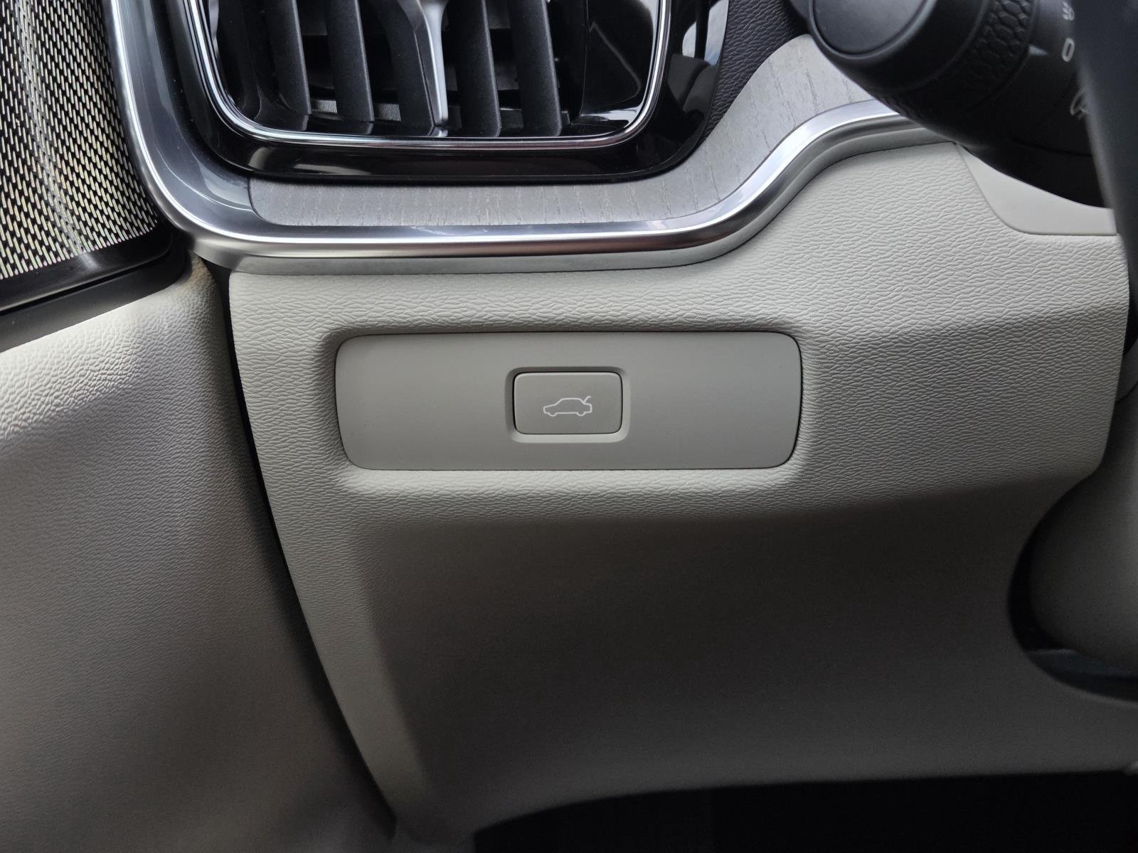 Used 2024 Denim Blue Metallic Volvo Plus Dark Theme image 22