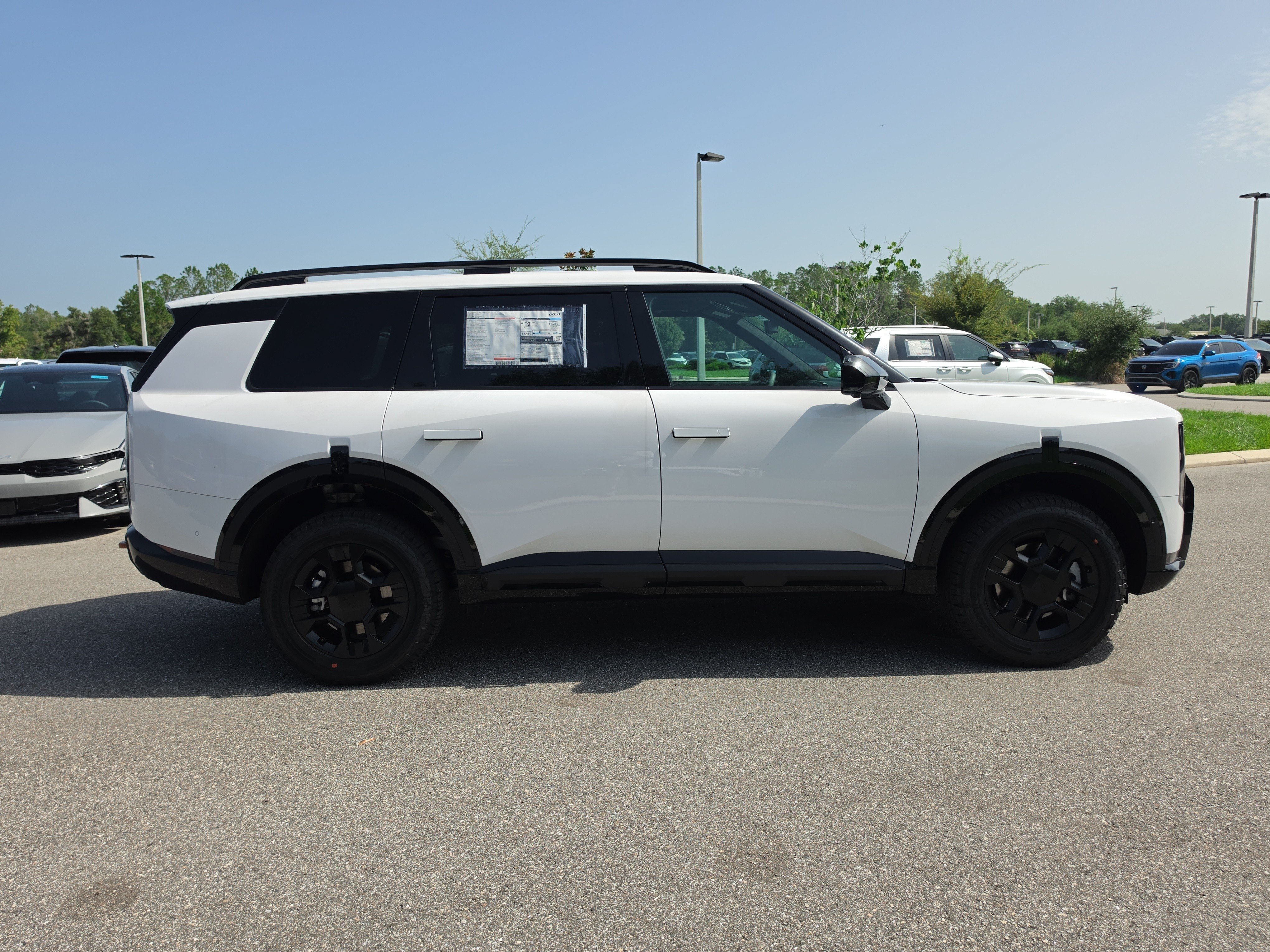 New 2027 Glacial White Kia X-Pro SX Prestige image 9