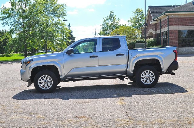 Certified Used 2025 Silver Toyota SR image 6
