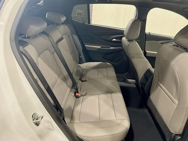 New 2026 White Frost Tricoat Buick Avenir image 25