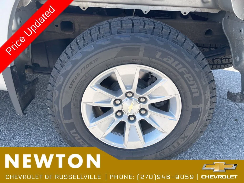 Used 2022 SILVER ICE METALLIC Chevrolet LT image 14