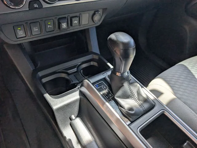 Used 2023 Ice Toyota SR5 image 18