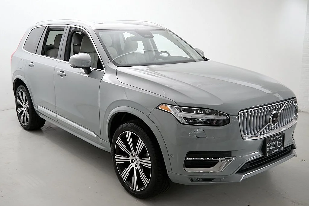 Used 2024 Vapour Grey Volvo Plus image 4