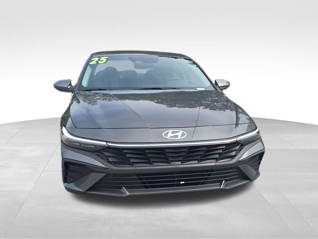 Used 2025 Gray Hyundai SE image 8