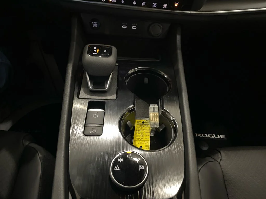 New 2026 Everest White Pearl TriCoat Nissan Dark Armor™ image 21