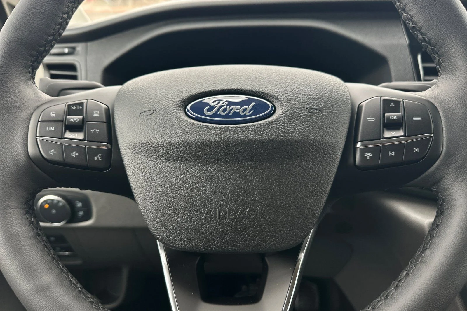 New 2026 Oxford White Ford Passenger Van XLT image 20