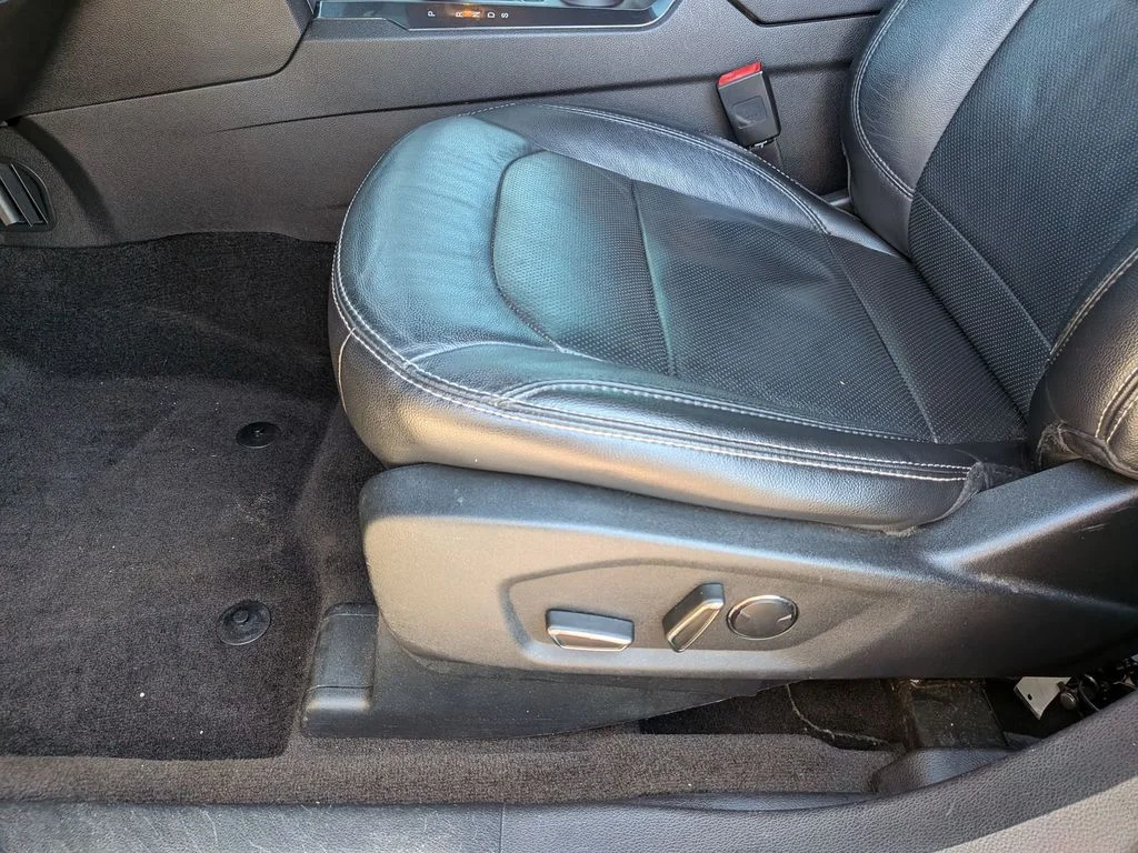 Used 2018 Silver Ford Limited image 12
