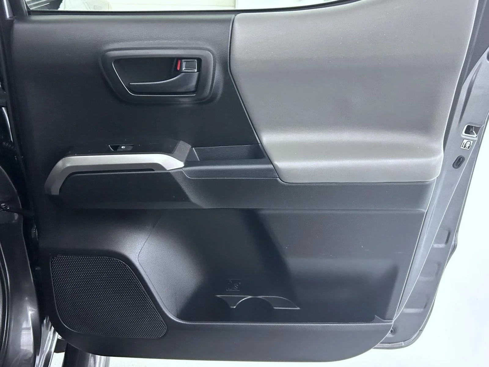 Used 2019 Gray Toyota SR5 image 17