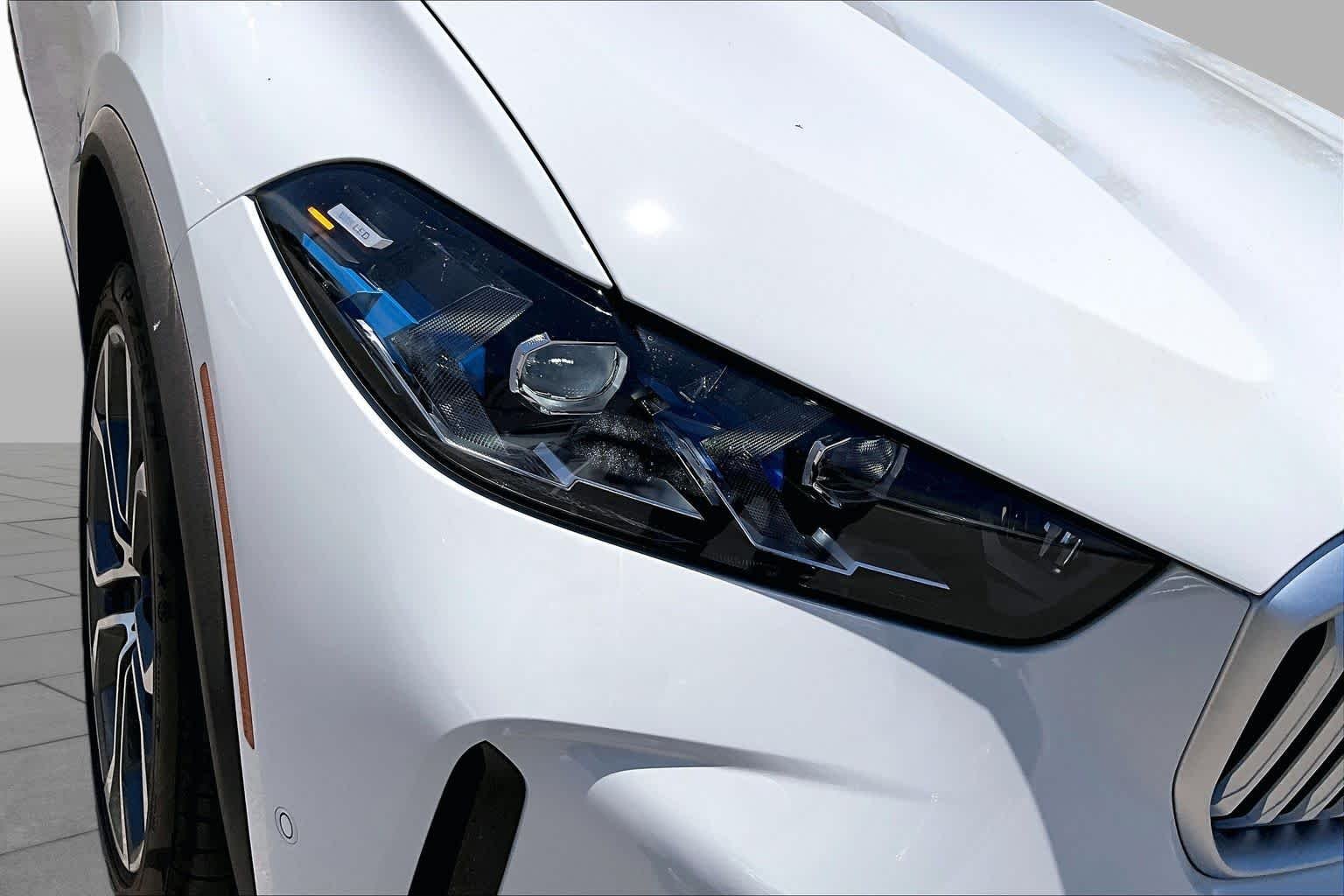 New 2026 Alpine White BMW xDrive50e image 13