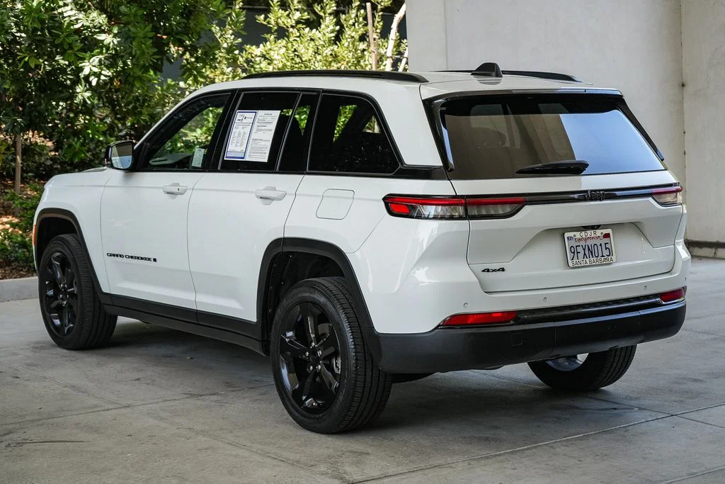Used 2023 White Jeep Altitude X image 4