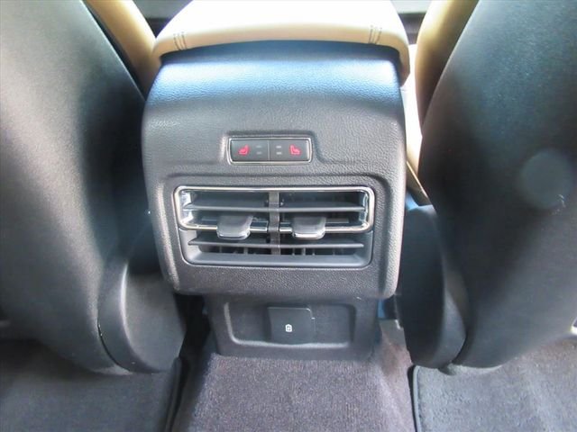 Used 2021 Red Lincoln Reserve image 32