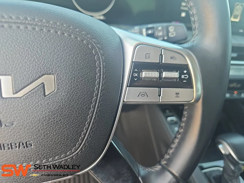 Used 2023 Ebony Black Kia SX image 18