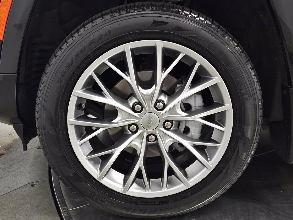Used 2022 Black Jeep Summit image 13