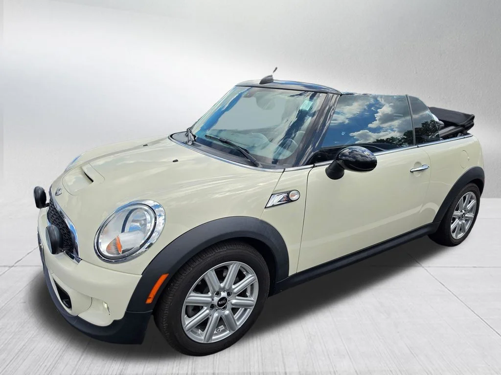 Used 2015 White MINI Base image 21