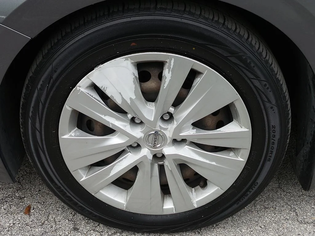 Used 2020 Gray Nissan S image 18
