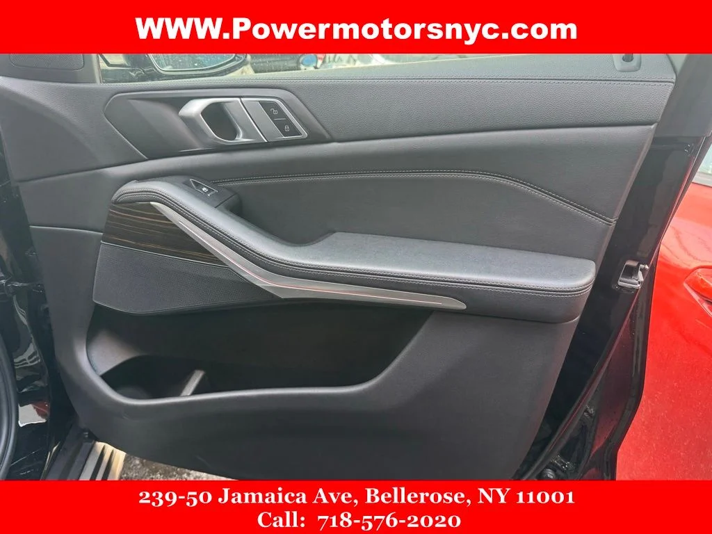 Used 2023 Black BMW xDrive40i image 29