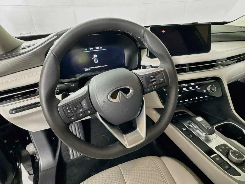 Certified Used 2026 Black INFINITI PURE image 14