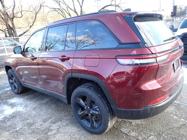 New 2025 Velvet Red Pearl-Coat Exterior Paint Jeep Limited image 3