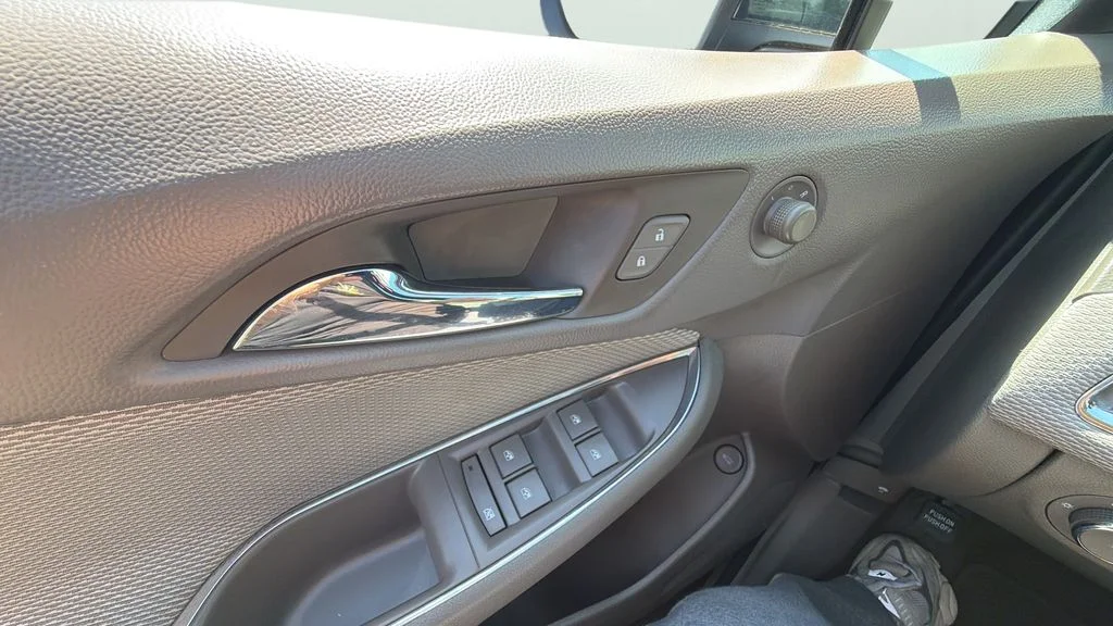 Used 2017 Gray Chevrolet LT image 23