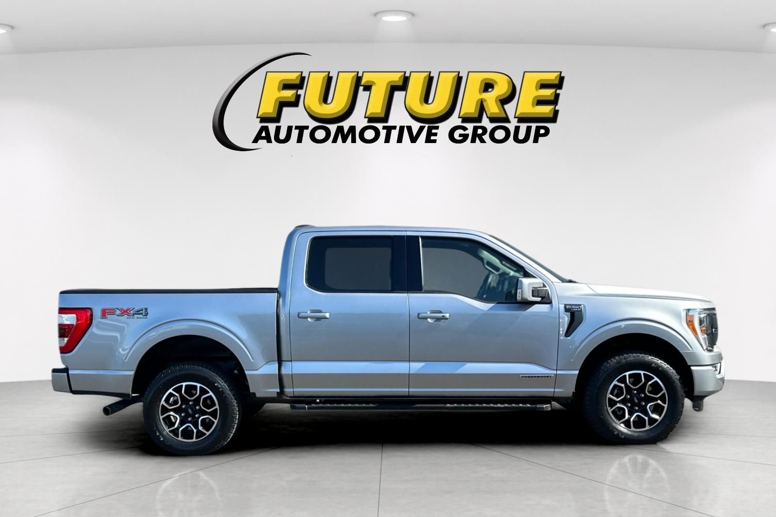 Used 2022 Silver Ford Lariat image 2