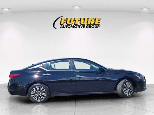 Used 2023 Black Nissan 2.5 SV image 3