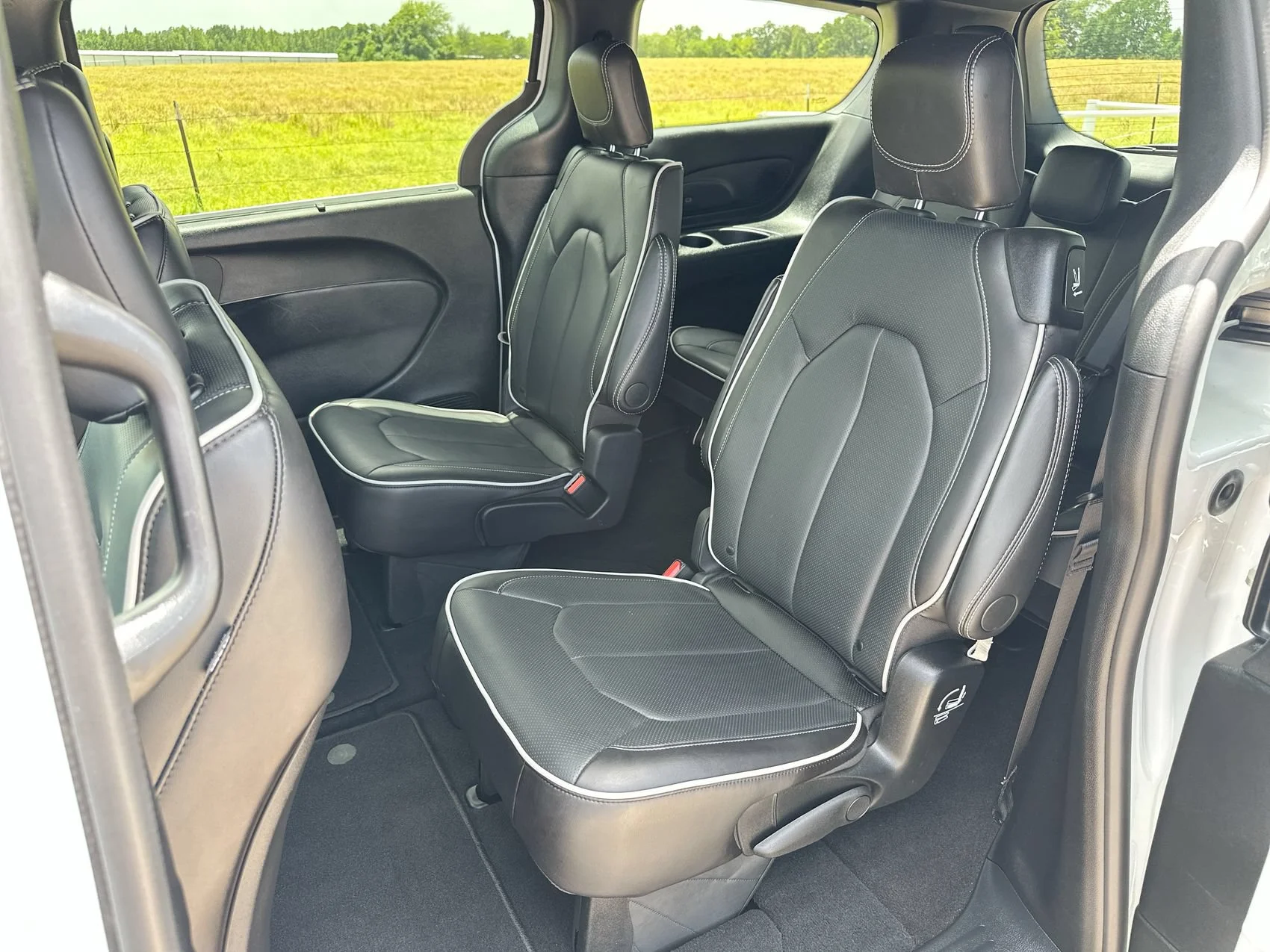 Used 2026 Bright White Clearcoat Chrysler Limited image 21