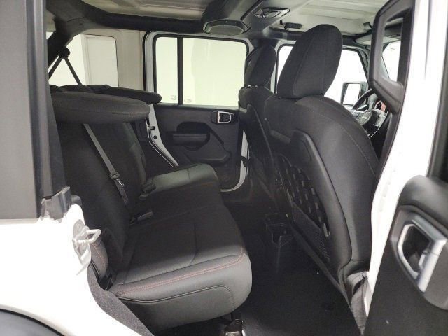 Used 2022 Bright White Clearcoat Jeep Unlimited Rubicon image 16