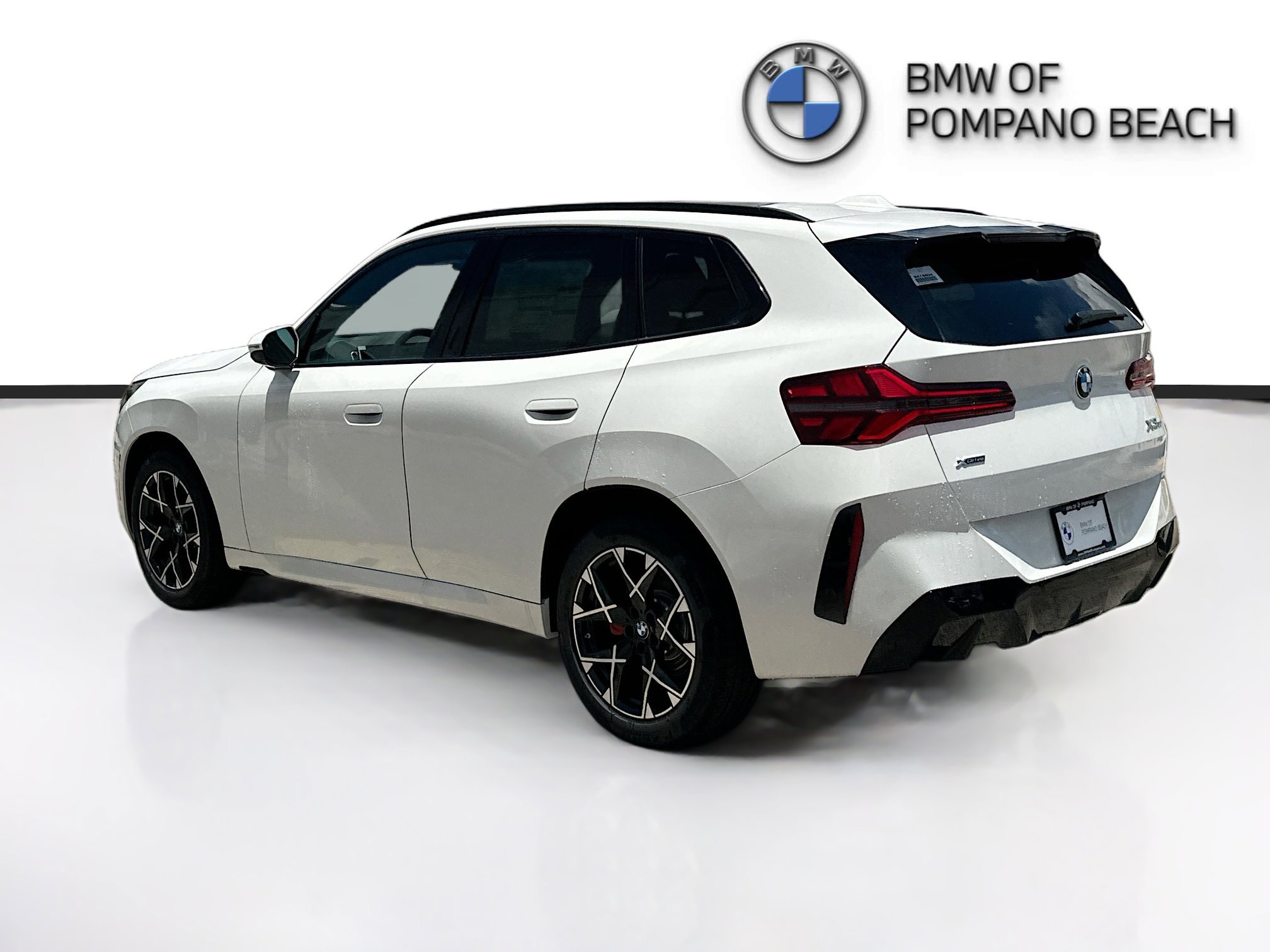 New 2026 Alpine White BMW 30 xDrive image 4