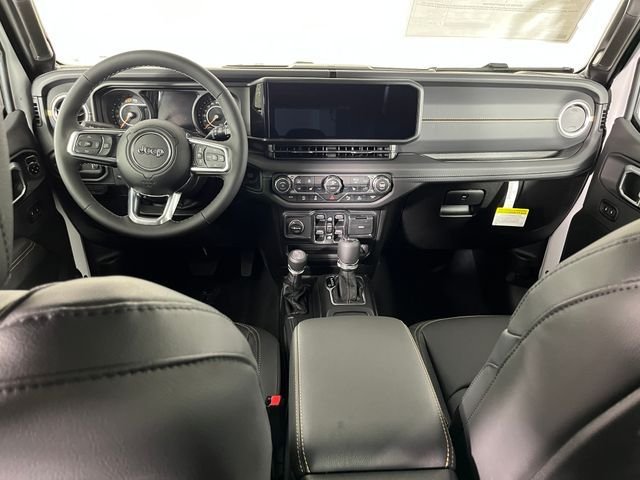 New 2026 Bright White Clear-Coat Exterior Paint Jeep Sahara image 8