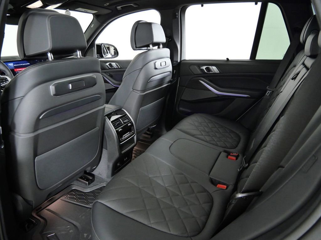 2026 BMW X5 M60i - Photo 32