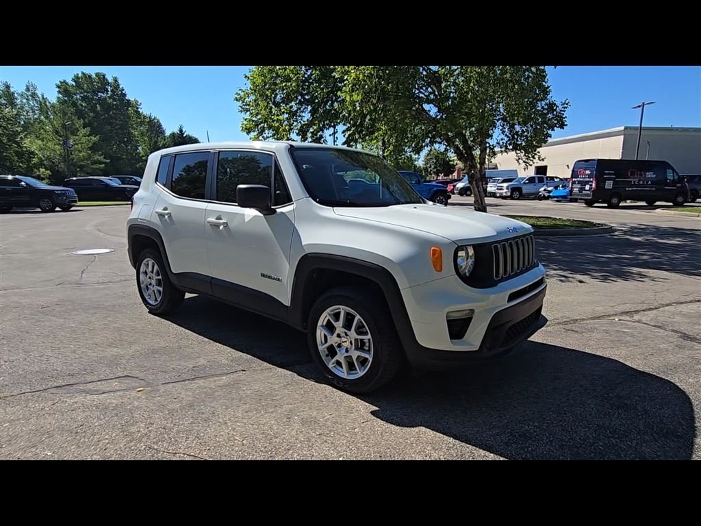 Certified Used 2023 White Jeep Latitude image 2