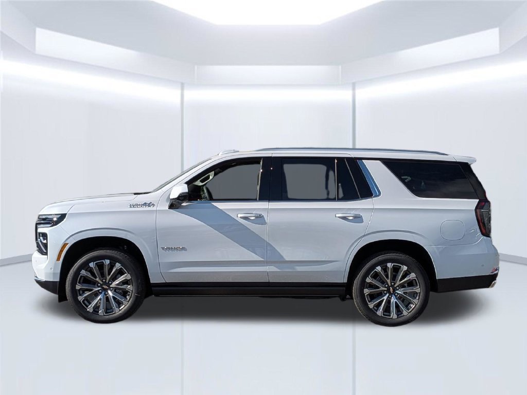 New 2026 Polar White Tricoat Chevrolet High Country image 2