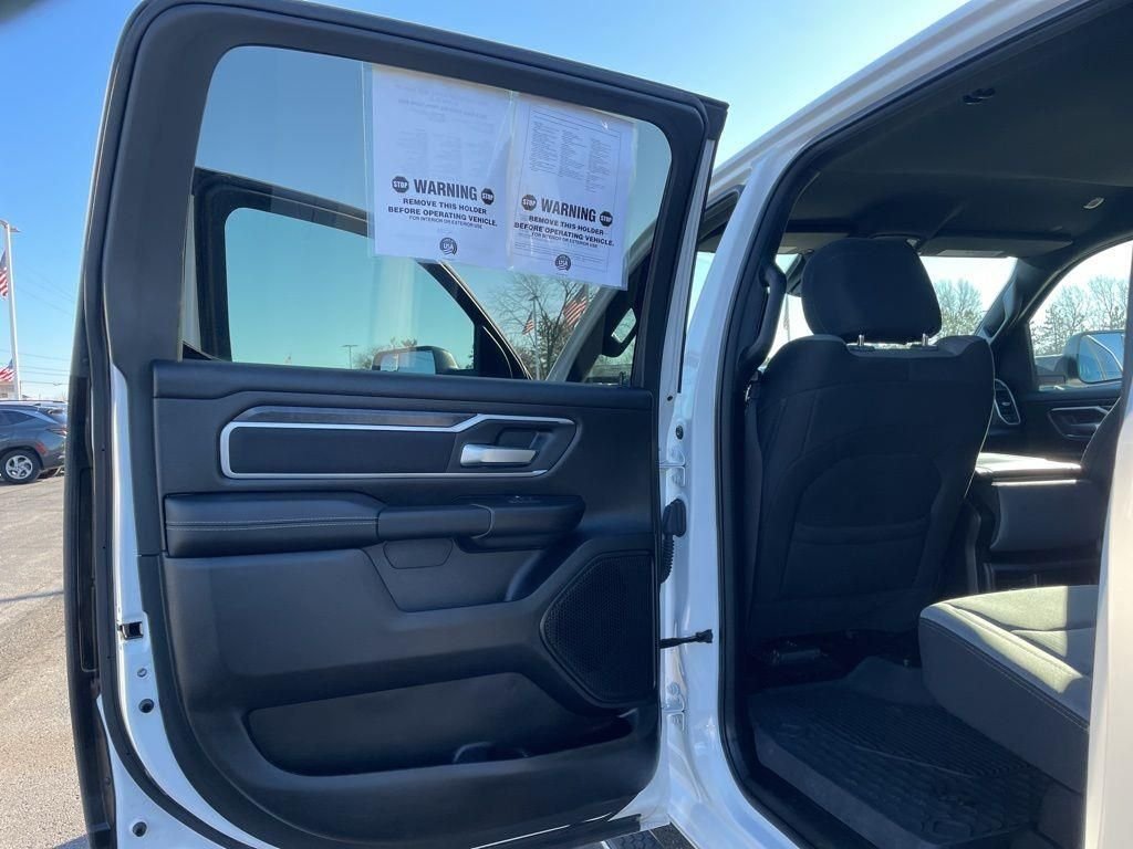 Used 2023 White Ram Big Horn/Lone Star image 31