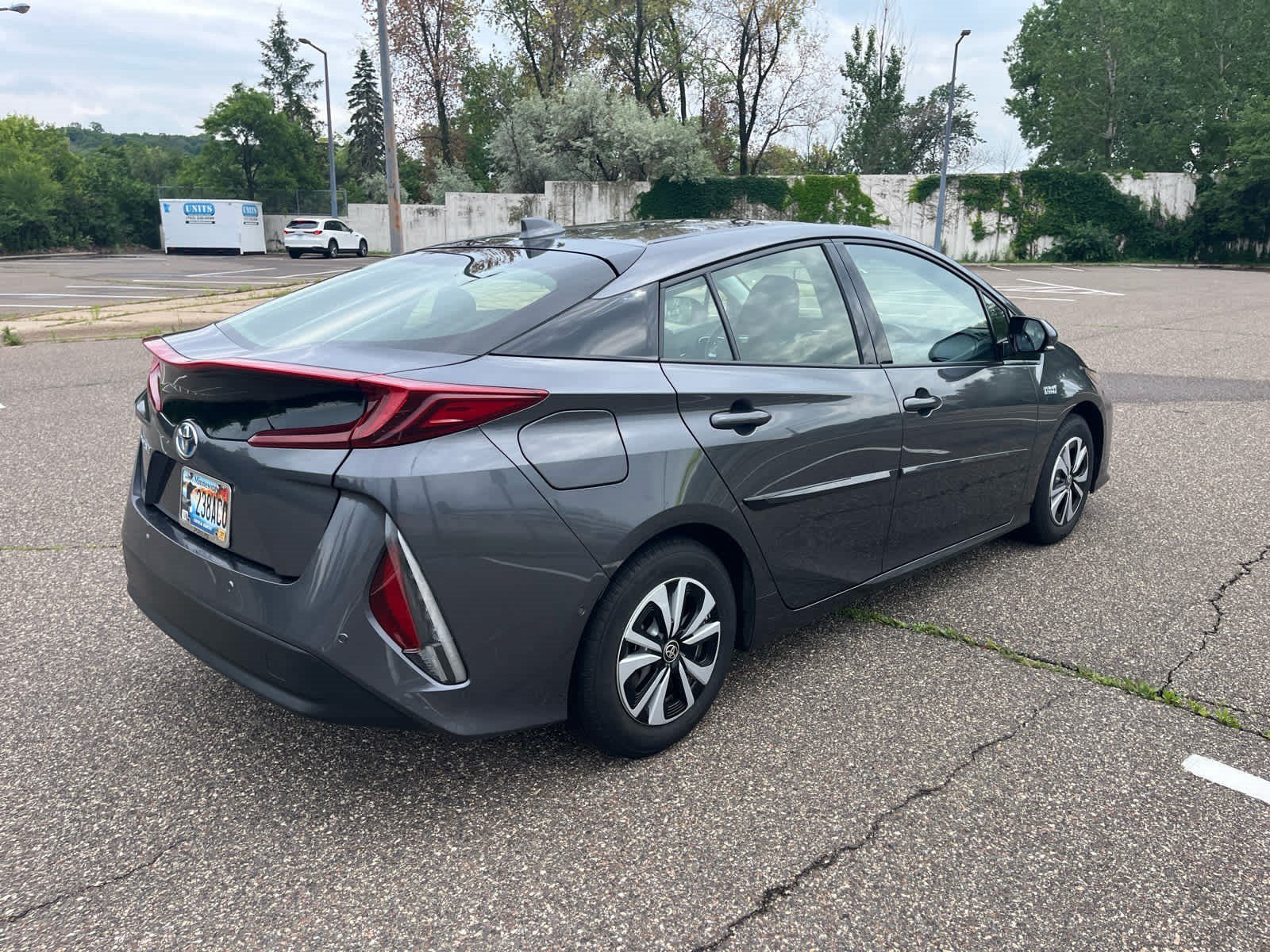 Used 2017 Magnetic Gray Metallic Toyota Advanced image 6