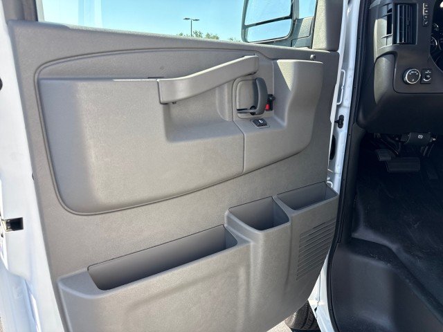 2025 Chevrolet Express Cargo Work Van - Photo 14
