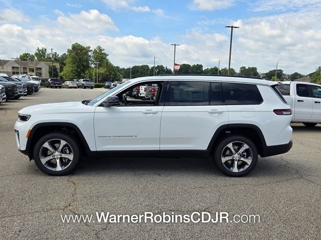 New 2026 Bright White Clear-Coat Exterior Paint Jeep Limited image 4